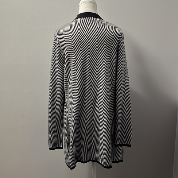 Liz Claiborne Herringbone Black and White Cardigan - Picture 4 of 6